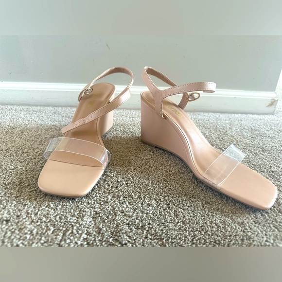 DREAMPARIS Nude Wedge Sandals - Size 9 - Picture 1 of 7